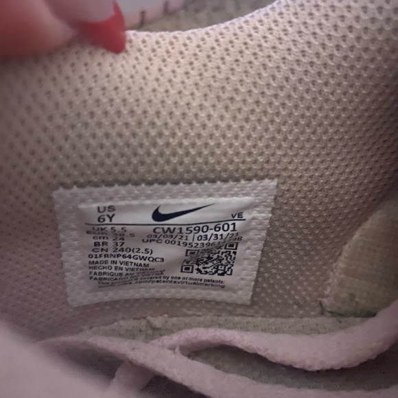 Pink nike dunks size 8 - Picture 3 of 3